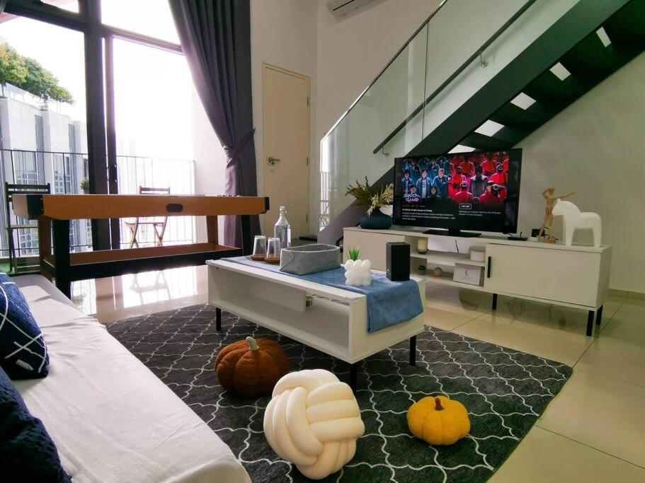 Ekocheras Loft 5 Pax, #snooker #abovemall #balcony #freecarpark Kuala Lumpur