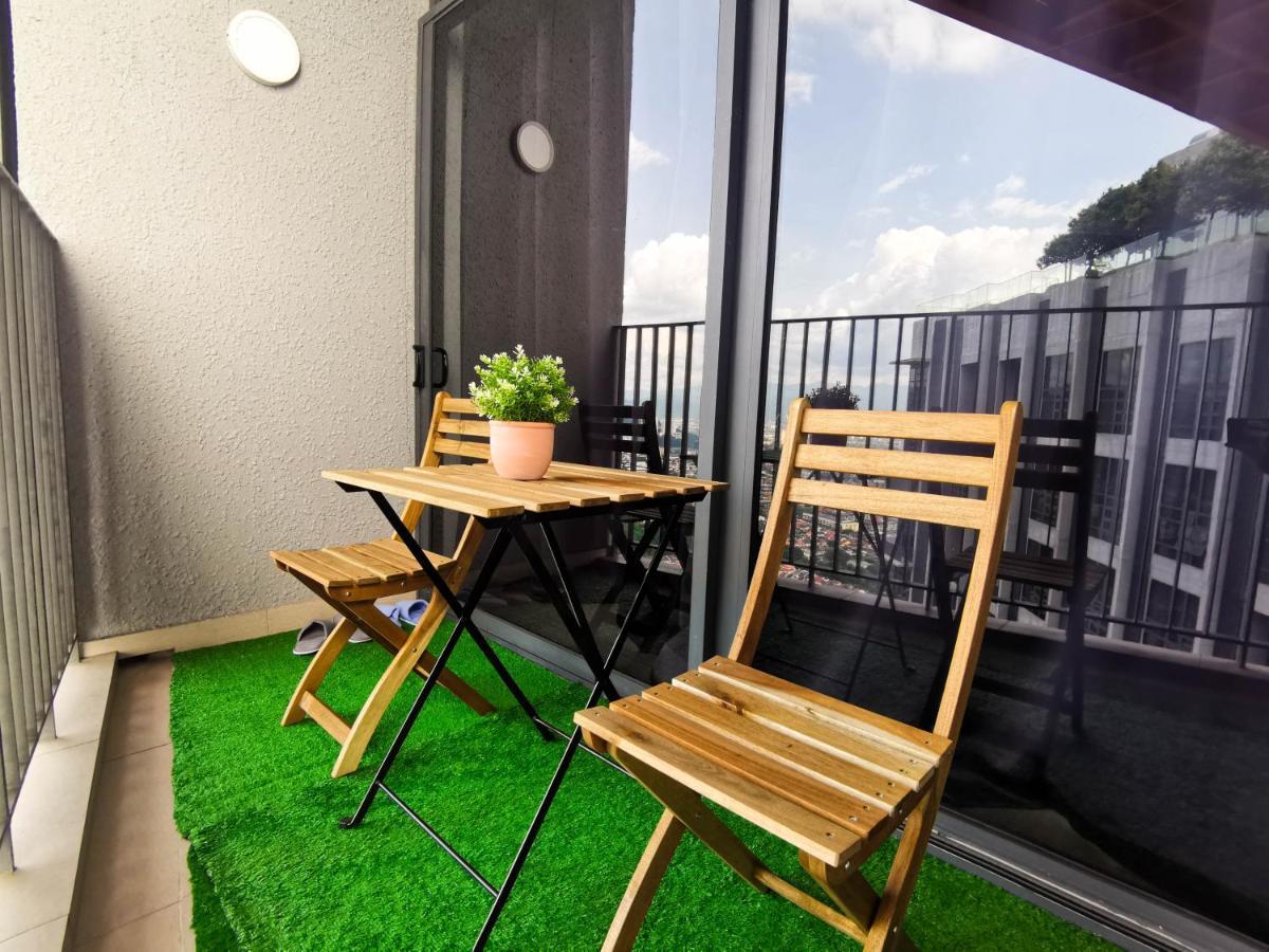 Ekocheras Loft 5 Pax, #snooker #abovemall #balcony #freecarpark Kuala Lumpur