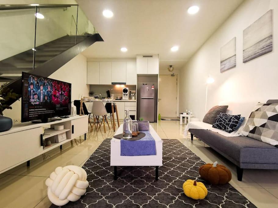Ekocheras Loft 5 Pax, #snooker #abovemall #balcony #freecarpark Pangsapuri