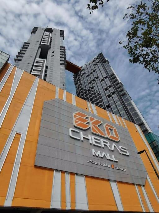 Ekocheras Loft 5 Pax, #snooker #abovemall #balcony #freecarpark Pangsapuri *